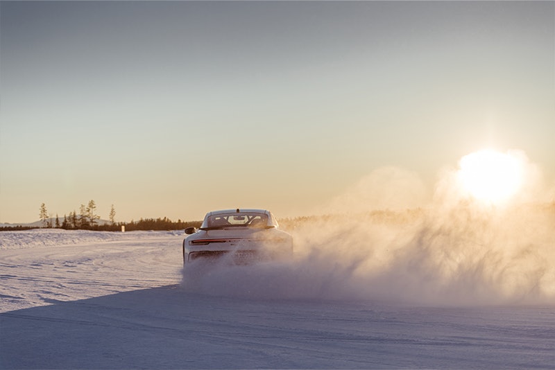 Watch this driver perfect the Norwegian drift